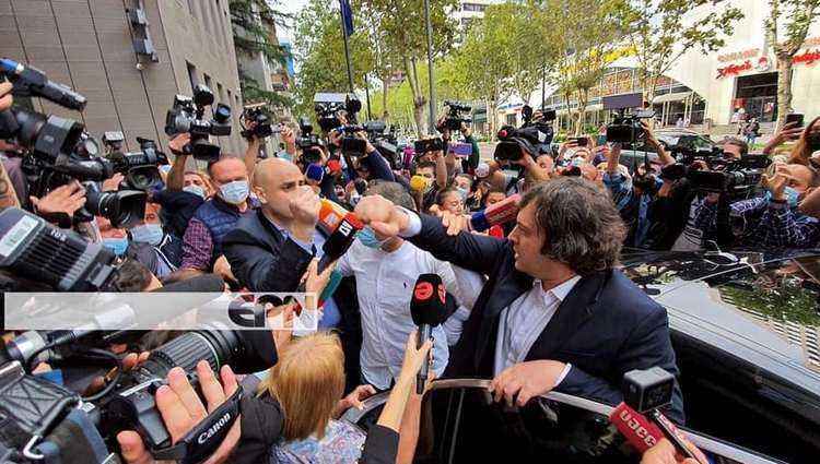 „ბიძინა ივანიშვილის მონა, უნამუსო!“ - მელია კობახიძეს