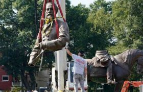 ვირჯინიაში გენერალ ლის ქანდაკება აიღეს