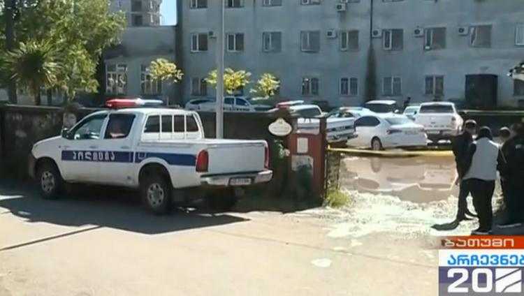 "ნიღბიანმა რამდენჯერმე ესროლა და მერე შავი მანქანით გაიქცა" - ბათუმში მამაკაცი მოკლეს