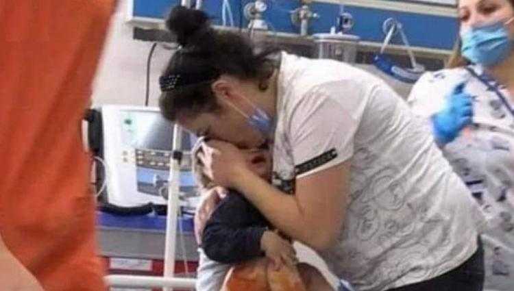 ბათუმში ნანგრევებიდან გამოყვანილი ბავშვი დედას მიუყვანეს