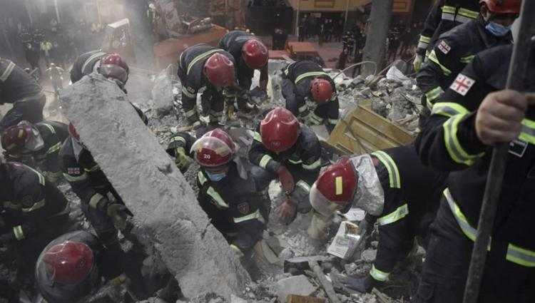 მაშველებმა ბათუმში ნანგრევებიდან ბავშვის ცხედარი ამოასვენეს - ნაპოვნია კიდევ 1 გარდაცვლილი