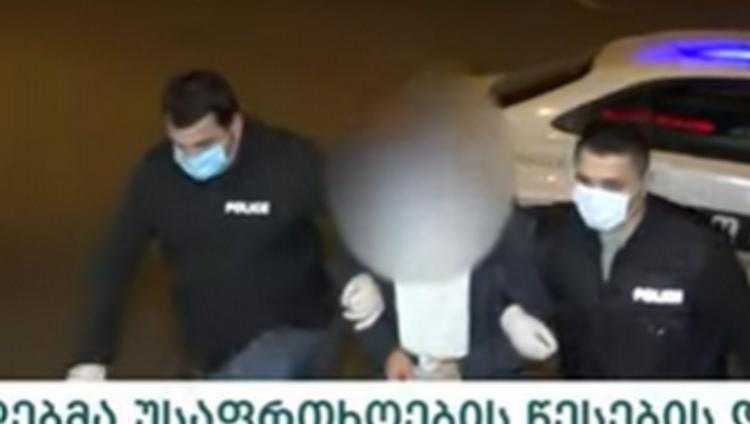 ბათუმში ჩამონგრეული შენობის პირველი სართულის ბინის მესაკუთრე და 2 მუშა დააკავეს