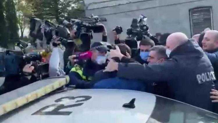 ზუგდიდის მე-20 უბანზე გიორგი მუმლაძე და ნიკა ნარსია დააკავეს