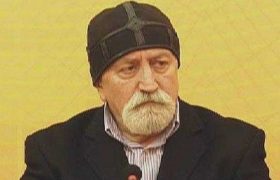 ლევან ღვინჯილია - "თბილისელები ყუთთან იტყვიან, რაც სათქმელია!!" ლევან ღვინჯილია - "თბილისელები ყუთთან იტყვიან, რაც სათქმელია!!"