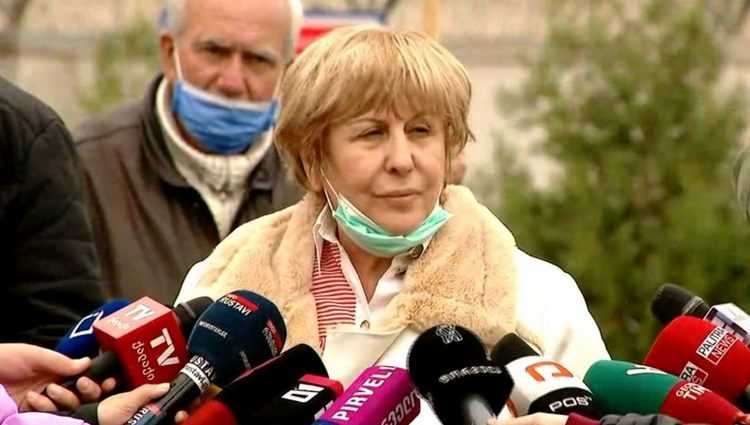 "ჩემი შვილი აქ აღარ არის... სადღაც გააქრეს" - გიული ალასანია რუსთავის ციხეში არ შეუშვეს