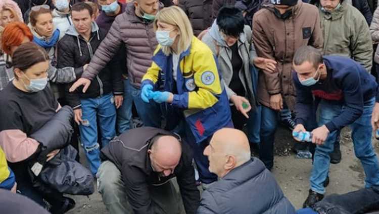 „კავკასიის” ოპერატორმა აქციაზე გონება დაკარგა – მას თვალებში სავარაუდოდ წიწაკის სპრეი შეასხეს