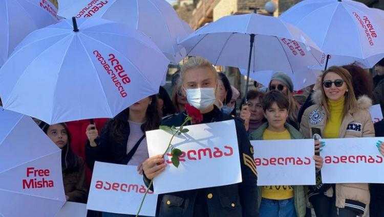 "მიშამ საქართველო ისევ ფეხზე უნდა დააყენოს" - აქცია გორში