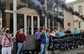 „რუსთავის სამშობიარო სახლი“ ერთი წლის განმავლობაში ხელფასს მხოლოდ ორ თანამშრომელს ურიცხავდა