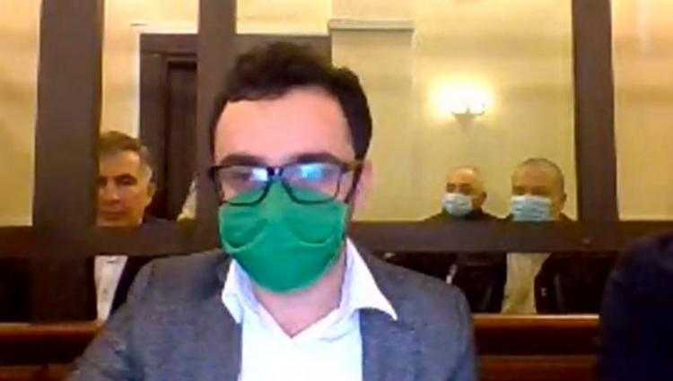 თბილისის სასამართლოში სააკაშვილი მიიყვანეს