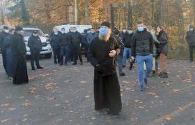 სალხინოს მონასტრიდან განკვეთილი 4 ბერი პოლიციაში გადაიყვანეს