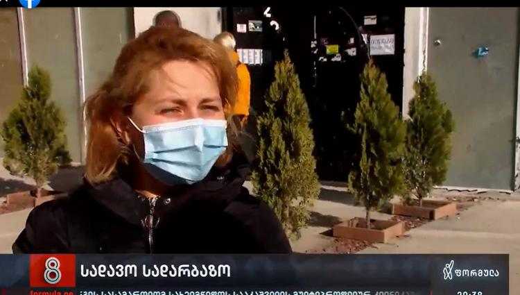 "დიდ დიღომში, ფარსადანის 9-ში მცხოვრებლებს ერთადერთ სადარბაზოში არ გვიშვებენ"