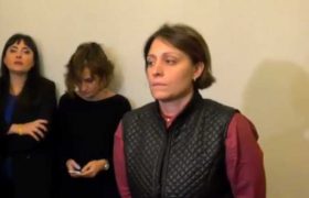 ელენე ხოშტარიამ პარლამენტში შიმშილობა დაიწყო