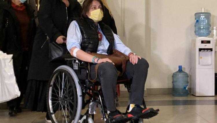 ელენე ხოშტარიამ პარლამენტის შენობა დატოვა - "ვარ ნიუ ჰოსპიტალში, მშვენივრად ვგრძნობ თავს"