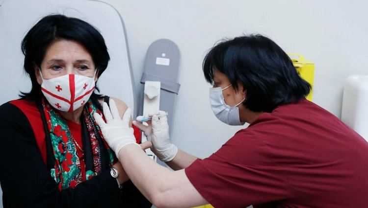 სალომე ზურაბიშვილი ბუსტერდოზით აიცრა