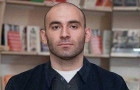 "ფრიადოსან ხულიგანთა კლუბი მიესალმება პროფესორ ალიკა კუპრავას მორიგ დაკავებას..."