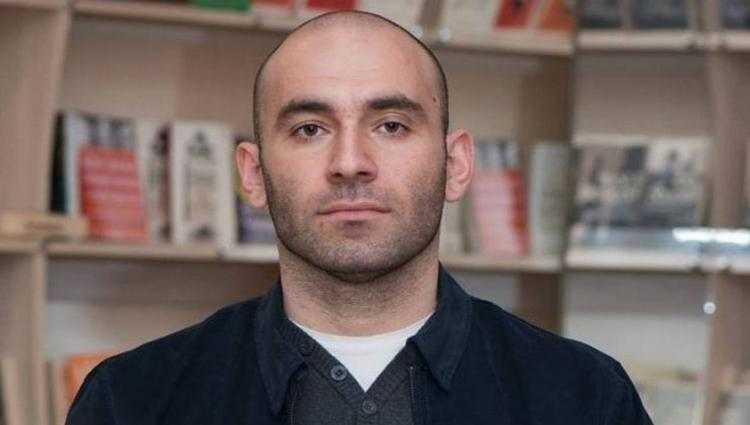 "ფრიადოსან ხულიგანთა კლუბი მიესალმება პროფესორ ალიკა კუპრავას მორიგ დაკავებას..."