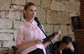 „დიკა მას, გთხოვთ ოღონდ დაგვბრუნდით და არ ვიხმაურებთ გაკვეთილზე…“ - დიკა სალაყაიას მოსწავლეები წერენ