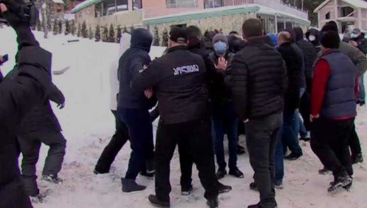 ბაკურიანში ოპოზიცია ნუნუ თამაზაშვილის ტყეში არ შეუშვეს