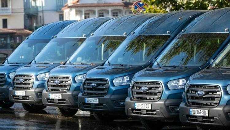 მოსწავლეები მიკროავტობუსებით უფასოდ იმგზავრებენ