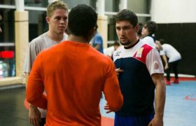 გორის მერი ვლადიმერ ხინჩეგაშვილი ნიუ-იორკში ჭიდაობის სკოლაში მუშაობს