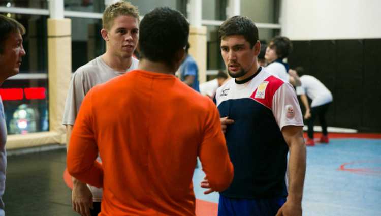 გორის მერი ვლადიმერ ხინჩეგაშვილი ნიუ-იორკში ჭიდაობის სკოლაში მუშაობს