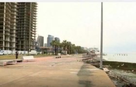 ძლიერი შტორმის გამო, ბათუმის ახალი ბულვარი განადგურდა