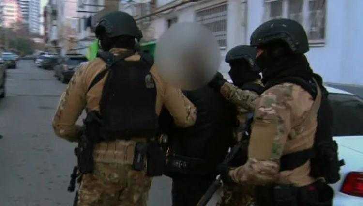 გამოძალვისთვის, იარაღის დაუფლებისა და დანაშაულის შეუტყობინებლობისთვის 6 პირი დააკავეს