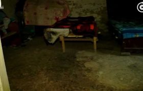 „გველი იყოო მაგიდაზე, მეშინია აქ ცხოვრებაო" - დევნილი მეზობლის ავტოფარეხიდან გაასვენეს