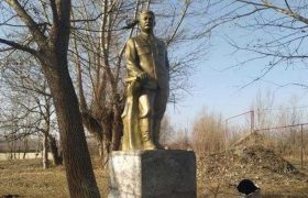 გორში სტალინის ძეგლი დადგეს