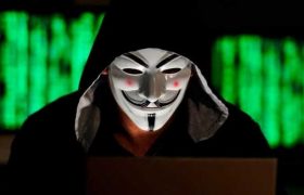 „ჩვენ ვართ შენს სასახლეში, იქ - სადაც შენ ჭამ, შენს მაგიდასთან, იქ - სადაც შენ გძინავს" - Anonymous-ი პუტინს მიმართავს - ვიდეო