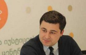 „ბელარუსიდან არ გაიწვია ელჩი! რუსებით ოკუპირებული საქართველოდან გაიწვია ელჩი“ - ნუგო კაკულია