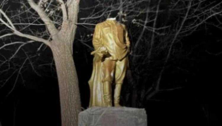 გორში სტალინის ძეგლი უთავოდ დატოვეს