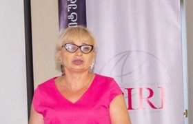„რუსისგან მოკლული ბიჭები გვისვენია, ფულის მონები კი რუსულ სიმღერებზე აცეკვებენ ოკუპანტებს!“ - ნინო მეტრეველი