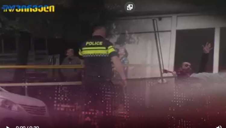 სპეცოპერაცია ვარკეთილში - ადგილზე მყოფი გიორგი შენგელია თავის აფეთქებით იმუქრება