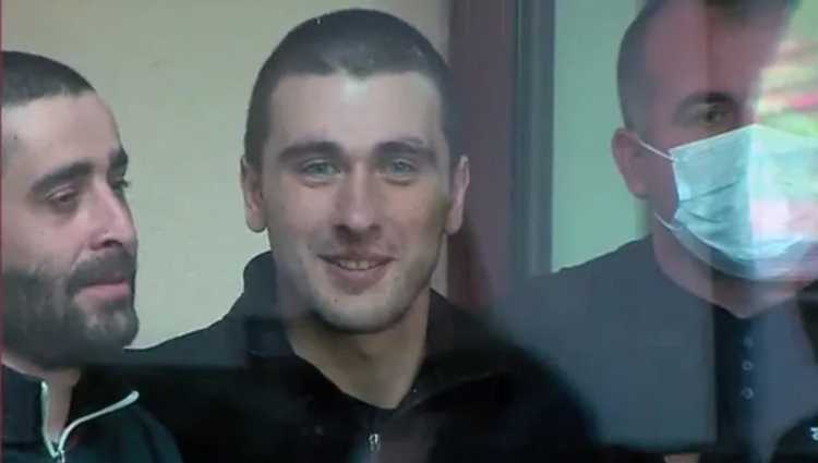 ბექა შენგელიამ პროკურორებს ფეხსაცმელი ესროლა