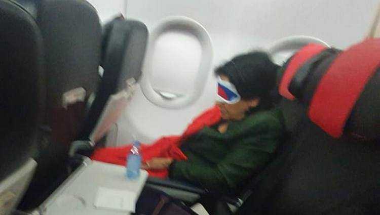 ირაკლი ოქრუაშვილი - „ისე ტკბილად ეძინა ჩემს „მწყალობელს" წუხელის, რომ მთელი თვითმფრინავი ფეხაკრეფით დავდიოდით...“