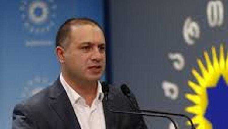 მიქანაძე - „შემდეგი სასწავლო წლიდან, ყველა საჯარო სკოლაში, ბრუნდება სასკოლო ფორმები“